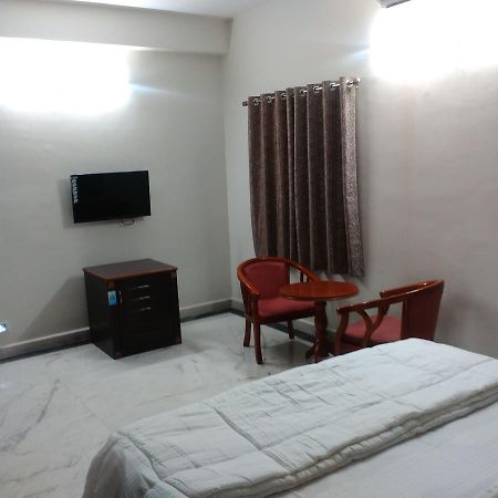 Fresh Living Prime Banjara Hotell Hyderabad Eksteriør bilde
